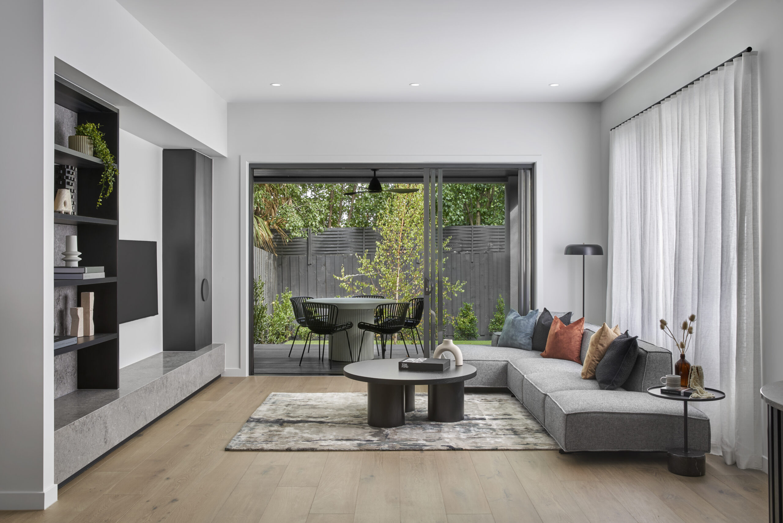 Signature Stacking – Lounge